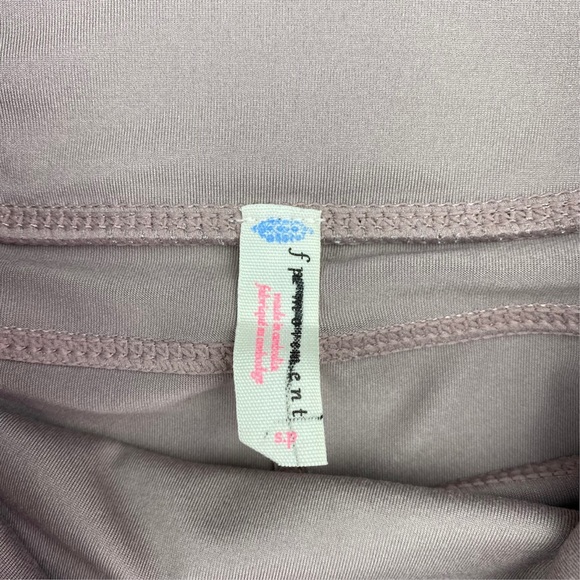 NWOT FREE PEOPLE x FP Movement Very Prarie 7/8 Legging Moon Light Mauve - Small - Picture 10 of 11